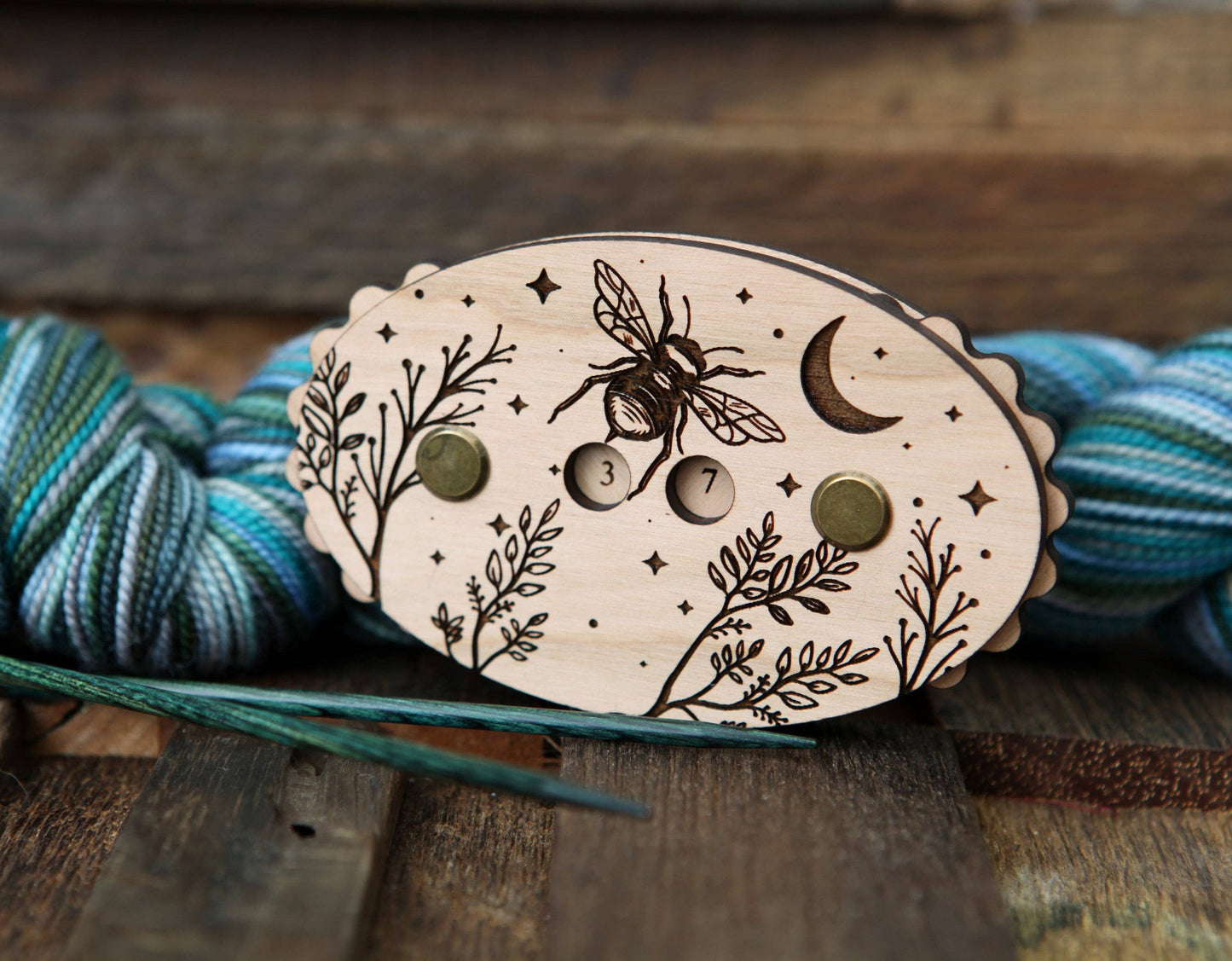 Bee-Themed Cherry Wood Knitting Row Counter