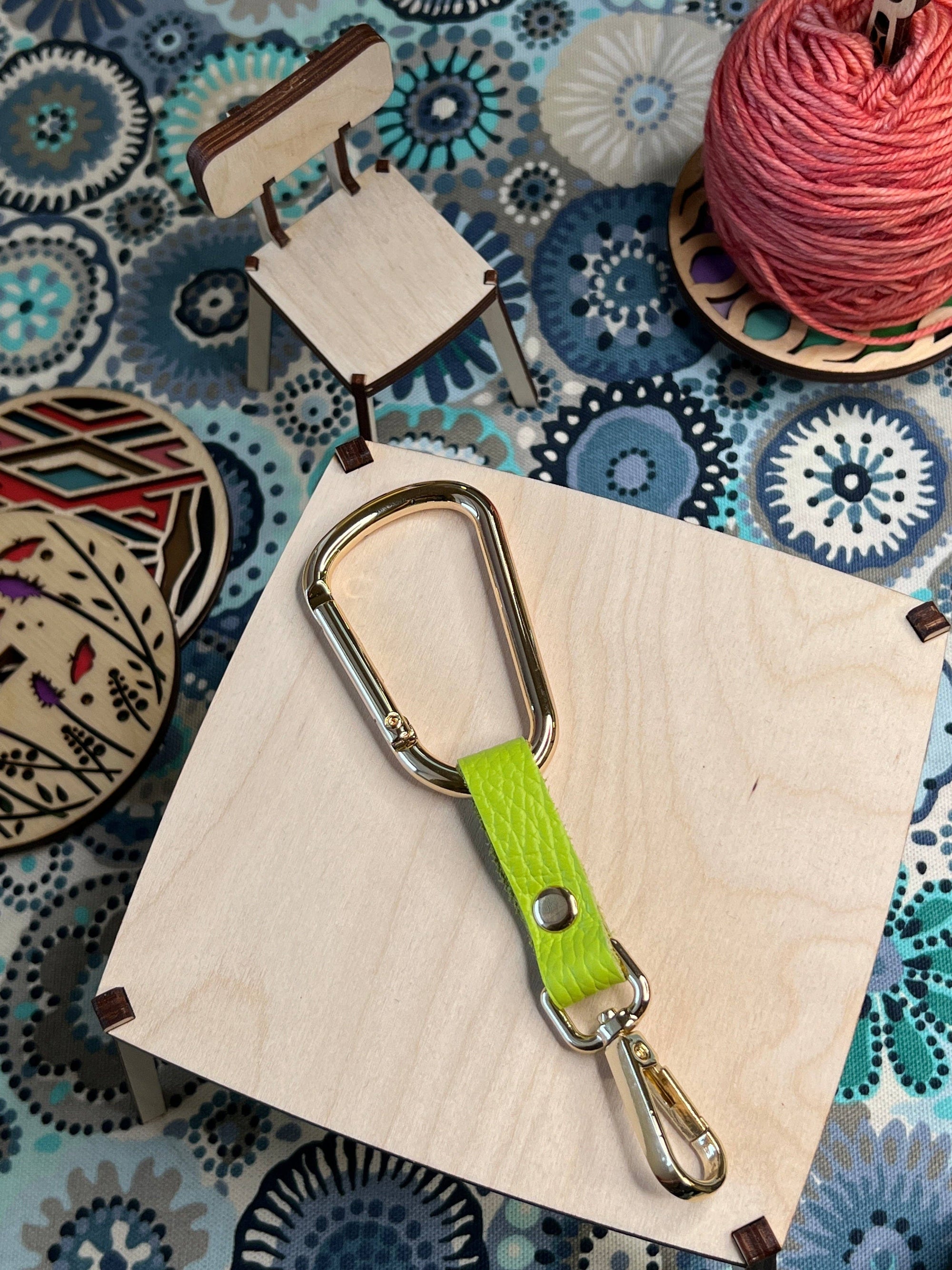 Minder Clip Lemonwood